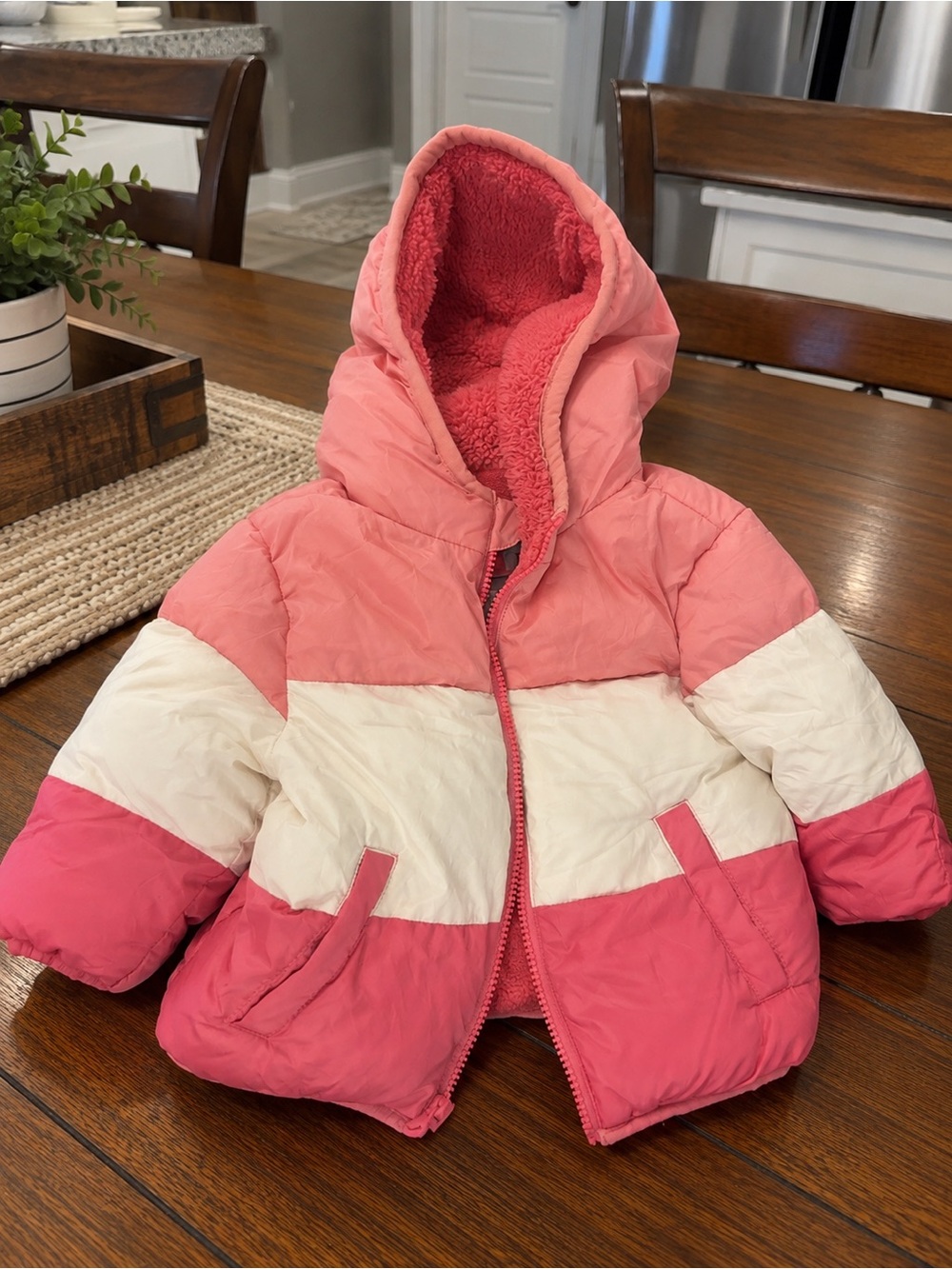Swiss Tech Girls' Pink & White Colorblock Hooded Puffer Jacket